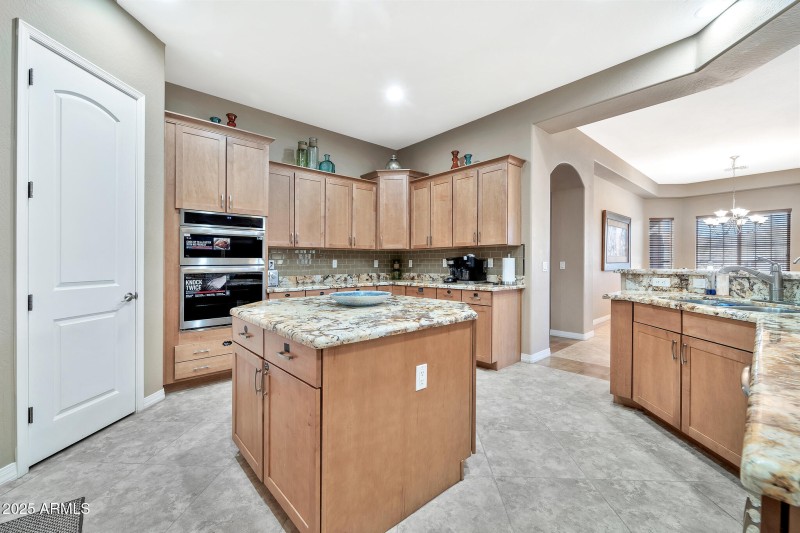 18672 W Santa Irene Dr-13