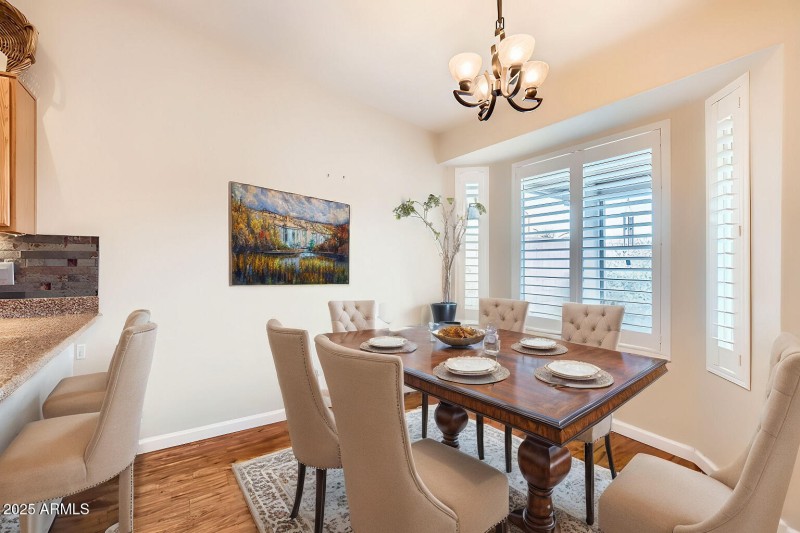 1486-E-Augusta-Ave-Web-Quality-008-09-Di