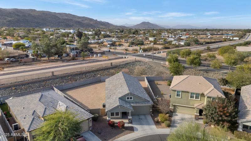 2405 E Beverly Rd-large-002-005-2405 E B