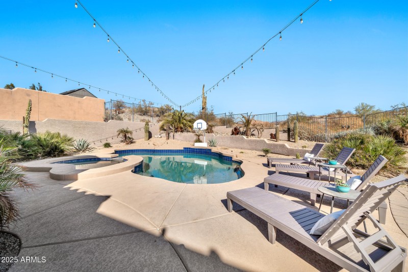 18672 W Santa Irene Dr-36