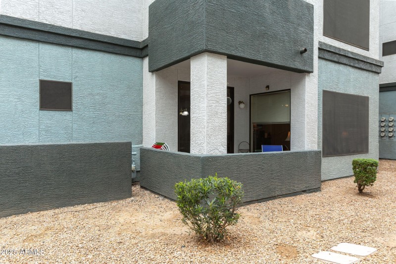 2-web-or-mls-3848-n-3rd-ave-1044
