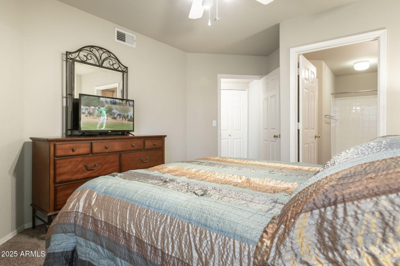 17-web-or-mls-3848-n-3rd-ave-1044