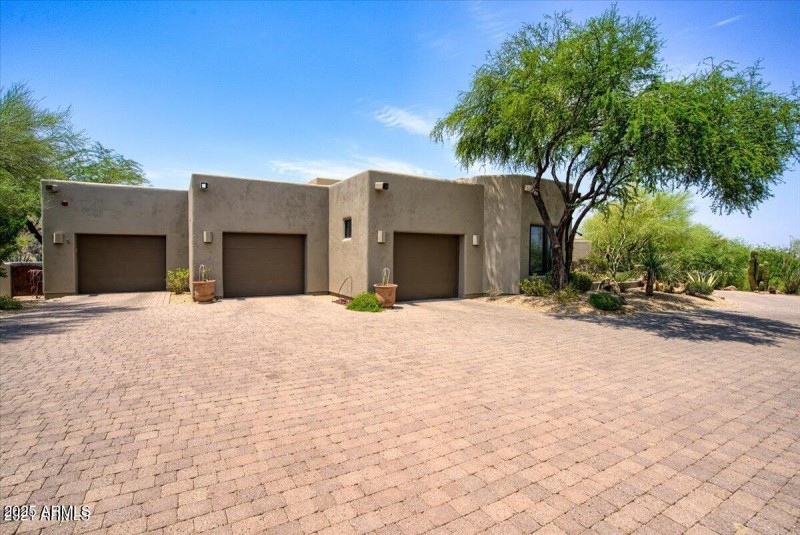 GARAGES