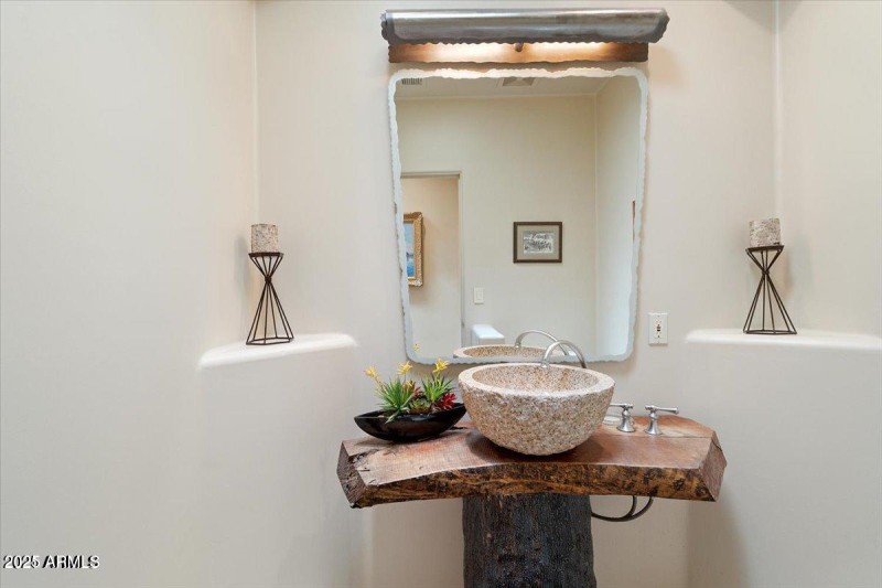 POWDER ROOM