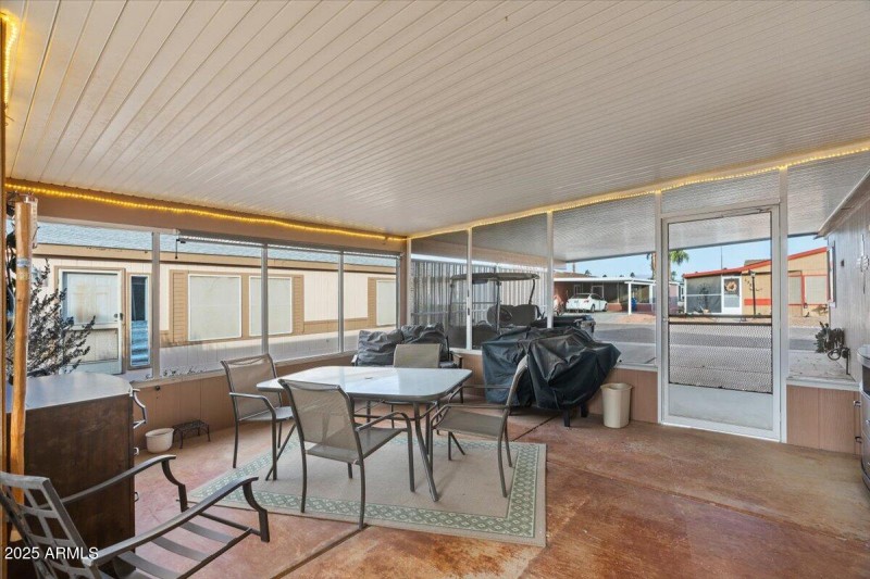 06-Sun Room