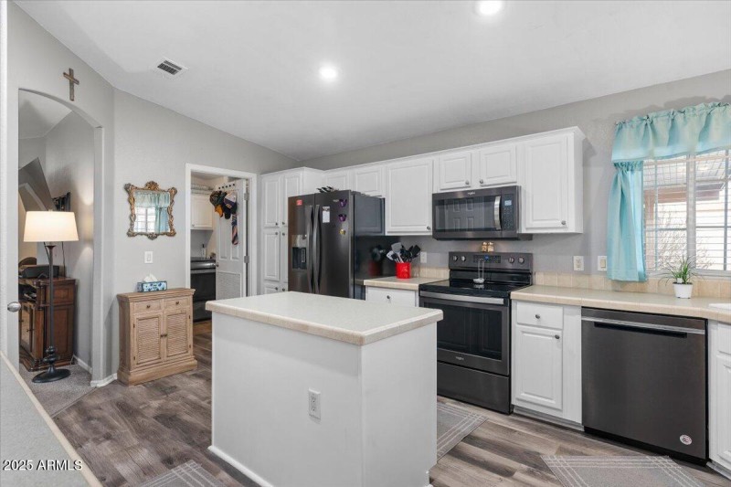 16-Kitchen
