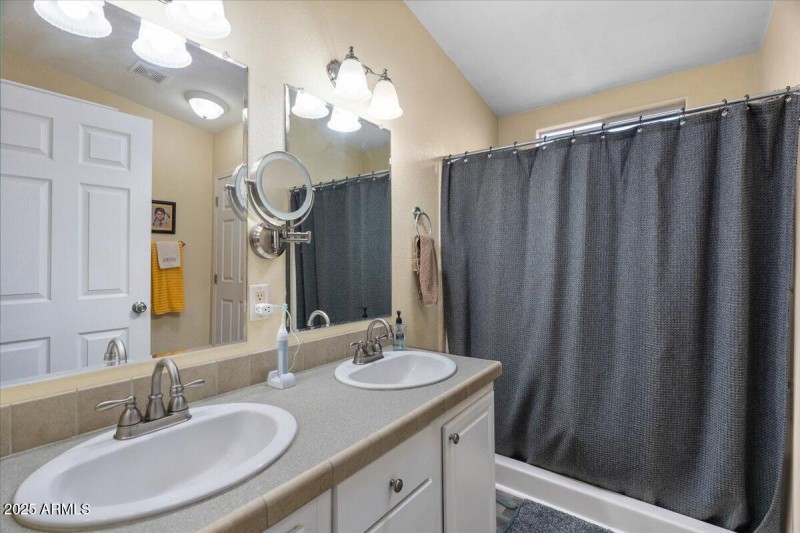 26-Primary bathrom