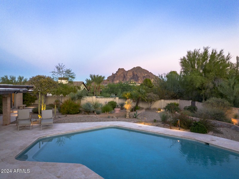 3921 E San Miguel Ave, PV, 85253
