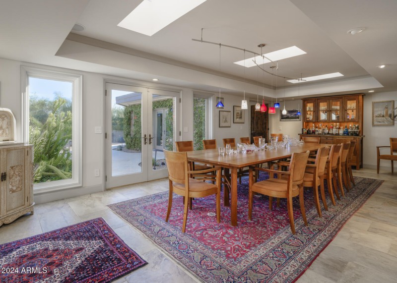3921 E San Miguel Ave, PV, 85253