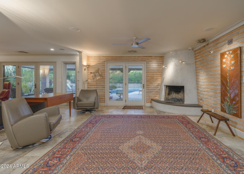 3921 E San Miguel Ave, PV, 85253