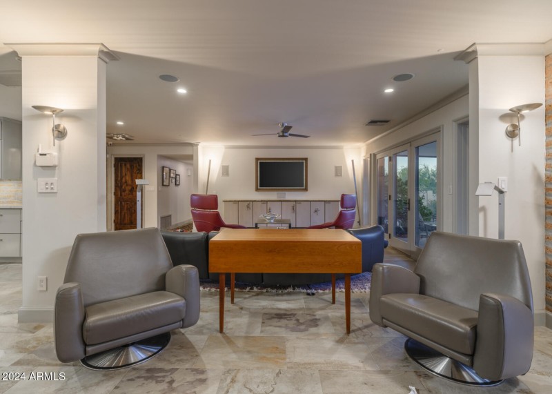 3921 E San Miguel Ave, PV, 85253