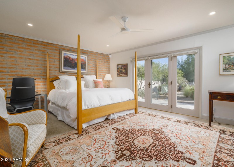 3921 E San Miguel Ave, PV, 85253