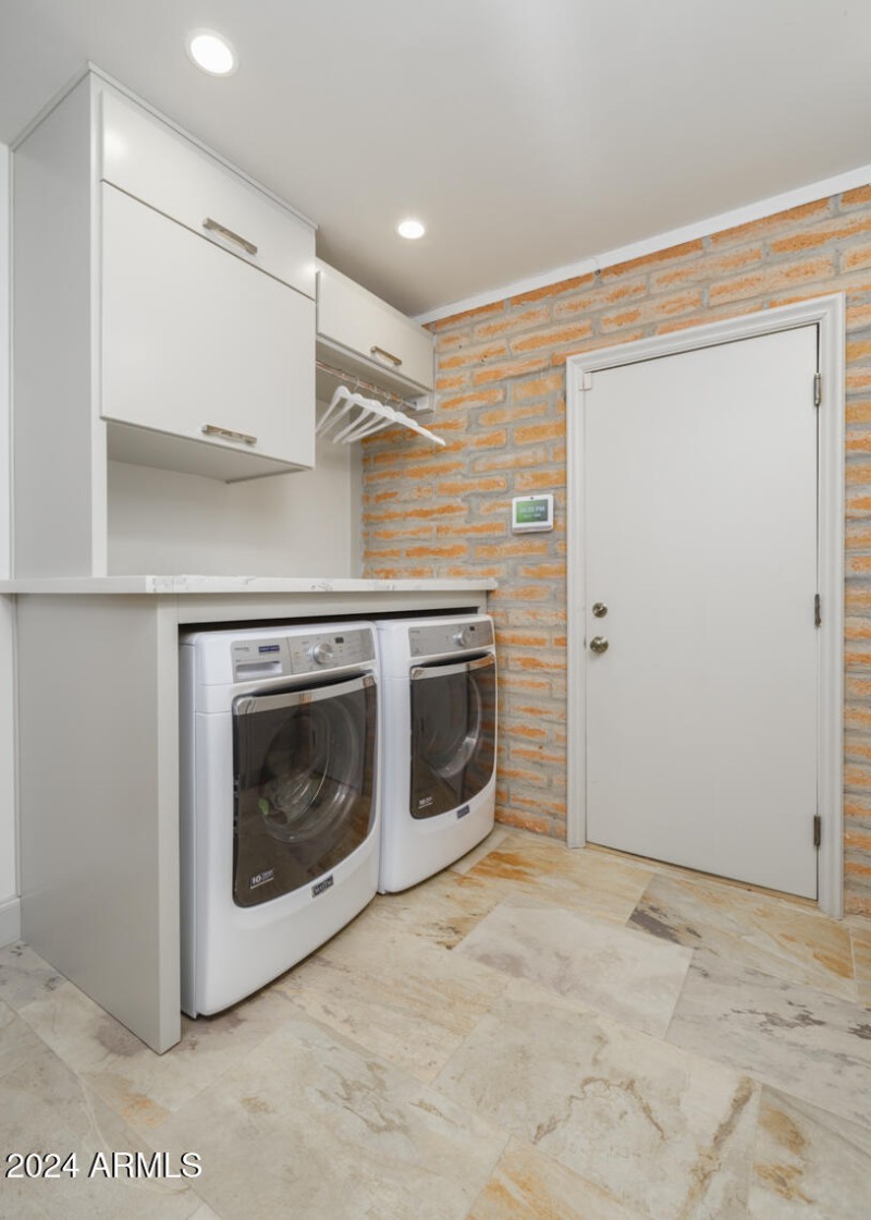 3921 E San Miguel Ave, PV, 85253