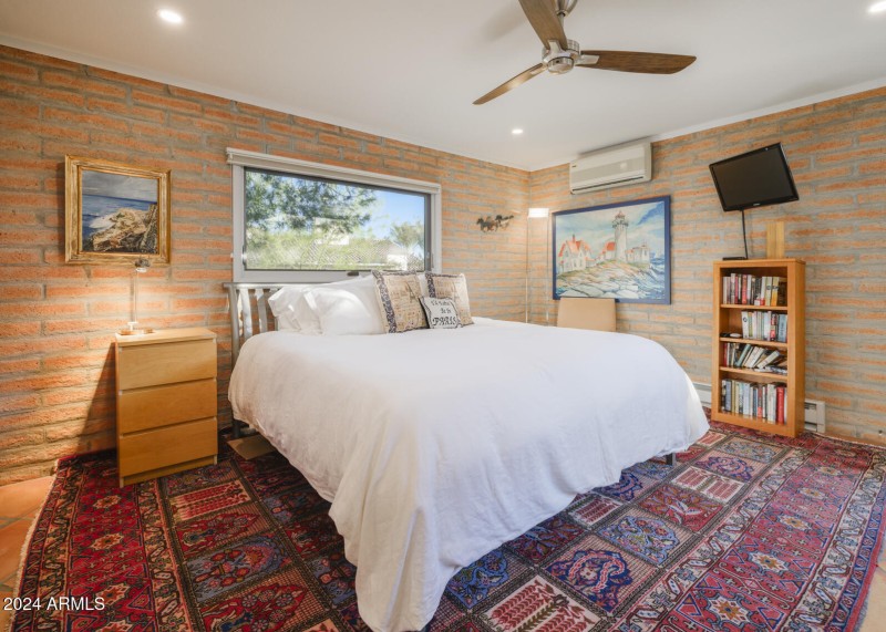 3921 E San Miguel Ave, PV, 85253