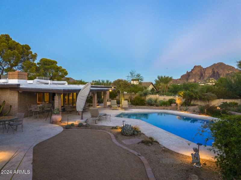 3921 E San Miguel Ave, PV, 85253