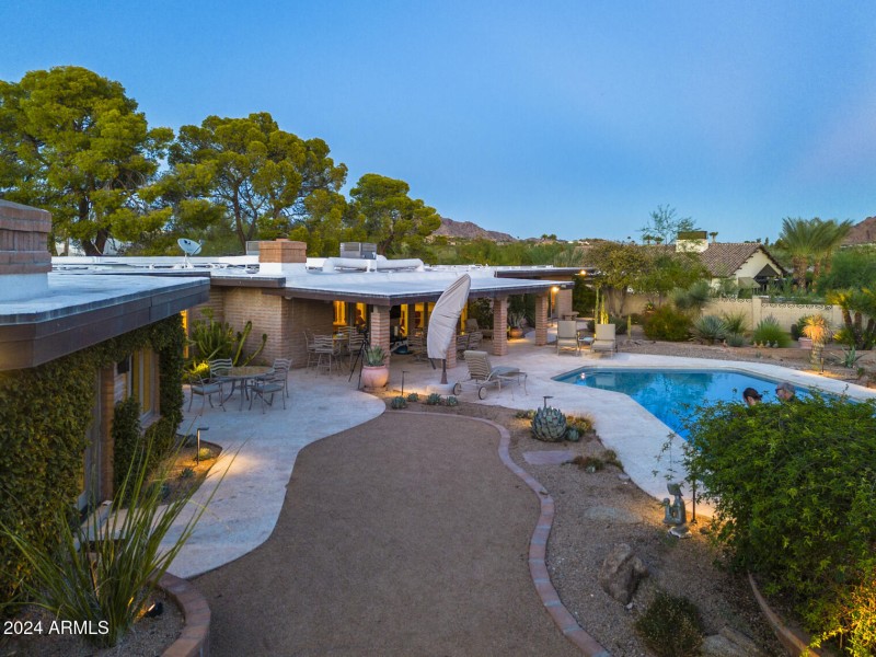 3921 E San Miguel Ave, PV, 85253