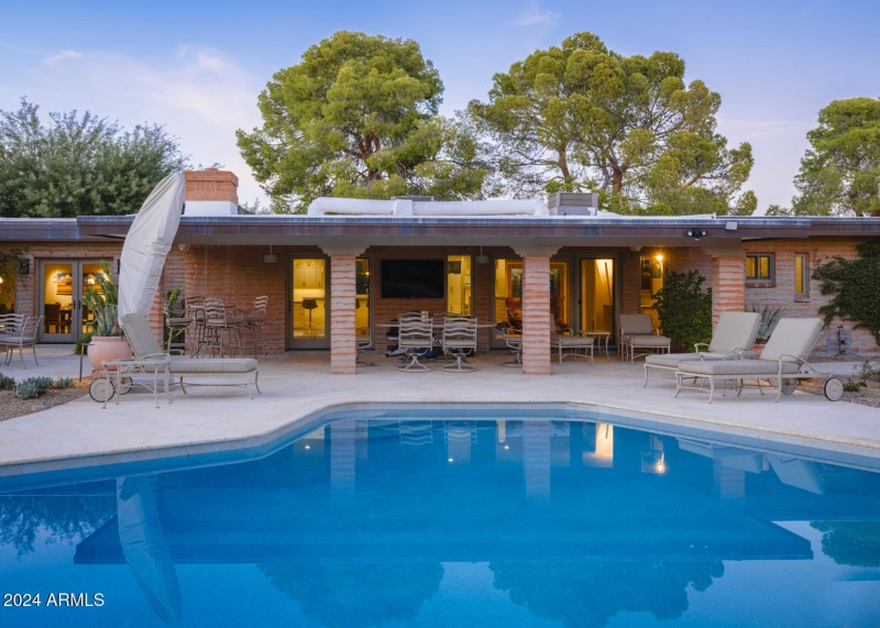 3921 E San Miguel Ave, PV, 85253