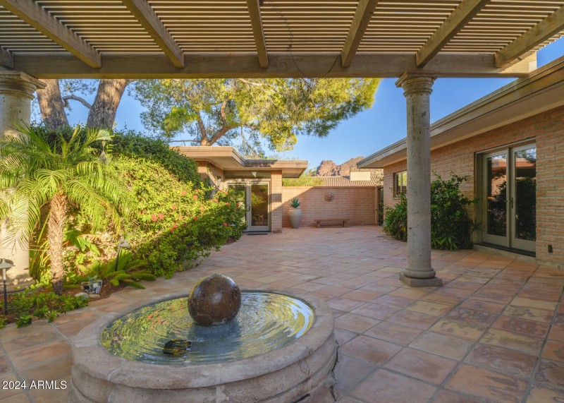 3921 E San Miguel Ave, PV, 85253