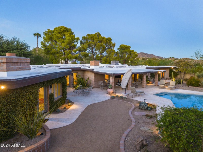 3921 E San Miguel Ave, PV, 85253