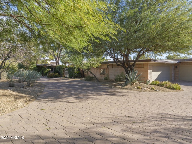Listings_3921_E_SanMiguel_Ave_Reshoot-23