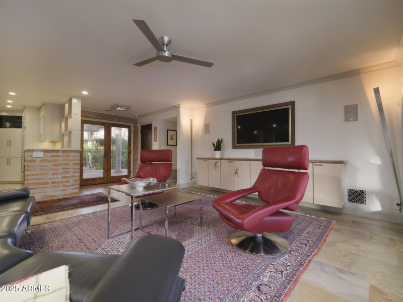 Listings_3921_E_SanMiguel_Ave_Reshoot-15