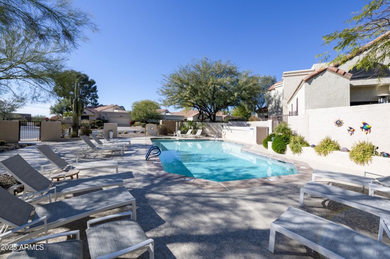 Community Heated Pool & Spa