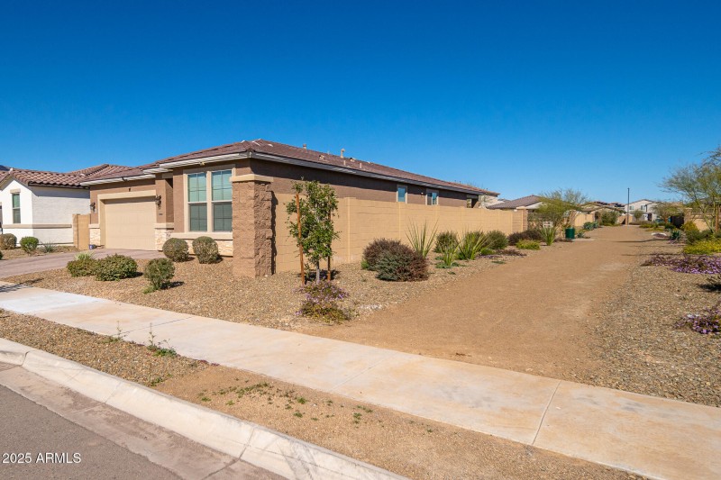 22_Exterior_03