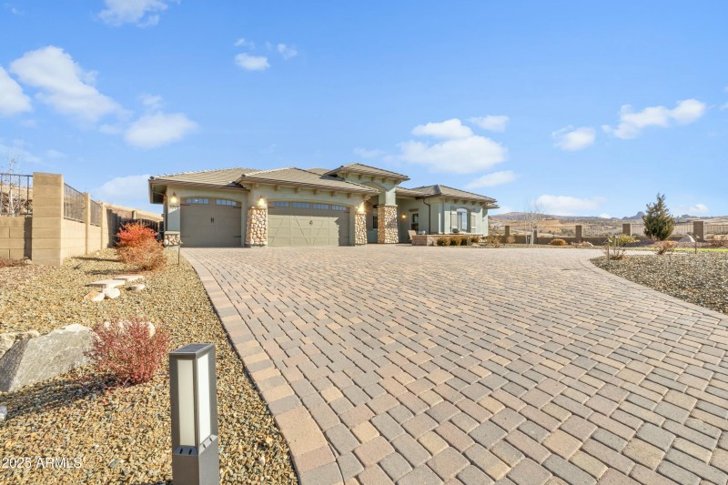 FRONT DRIVEWAY