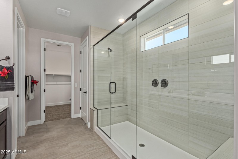 Master Bathroom/Walk in Shower