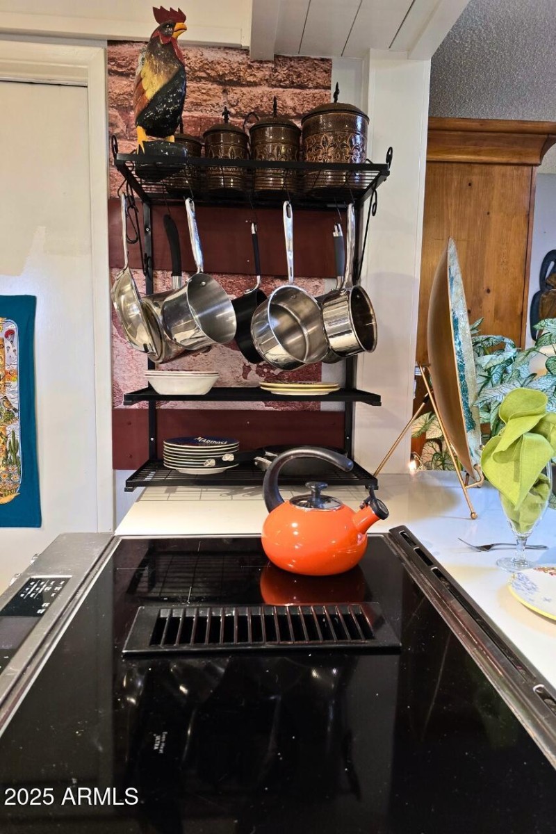 18 - 134th 18823 - Teapot