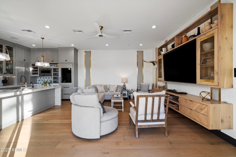46-Casita Living Area