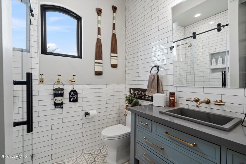 52-Casita Bathroom