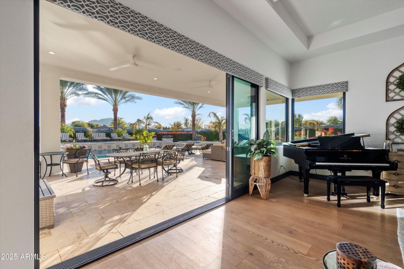 54-Inside Outside AZ Living!