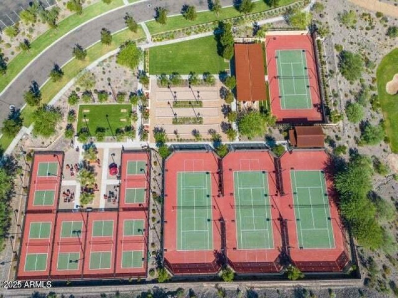 PICKLE BALL AND TENNIS COURTS WR