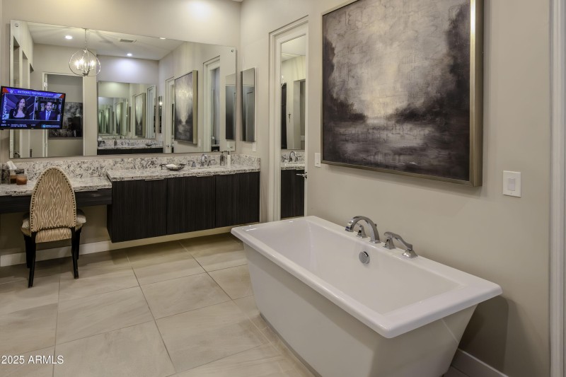 Primary Bath, Sink & Dressing vanity