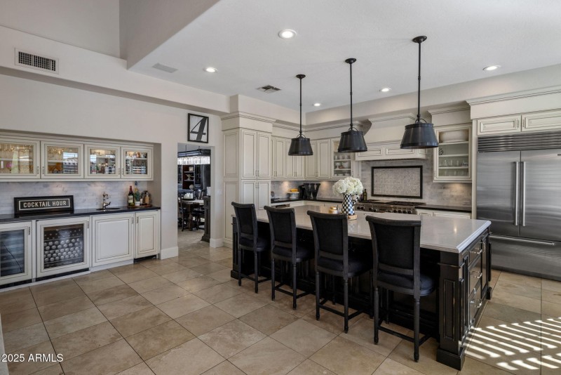 Kitchen & Wet Bar