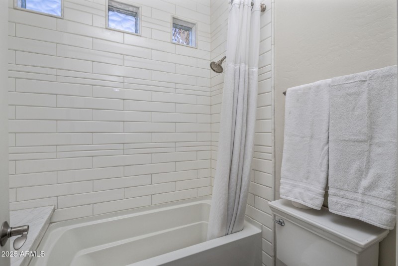 Hall Bathroom - 2nd Floor