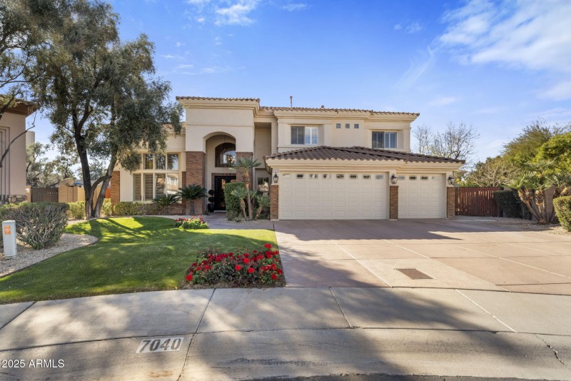 7040 N 1ST AVE, Phoenix, AZ 85021