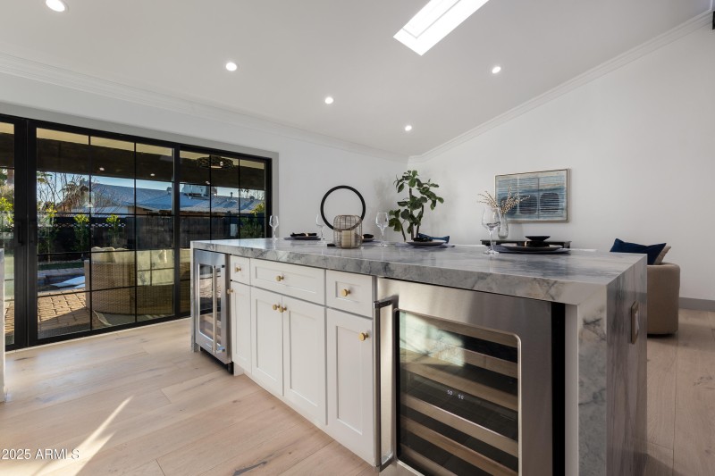 KITCHEN ISLAND