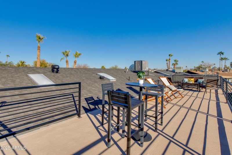 ROOFTOP DECK