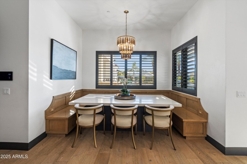 14-Dining Area
