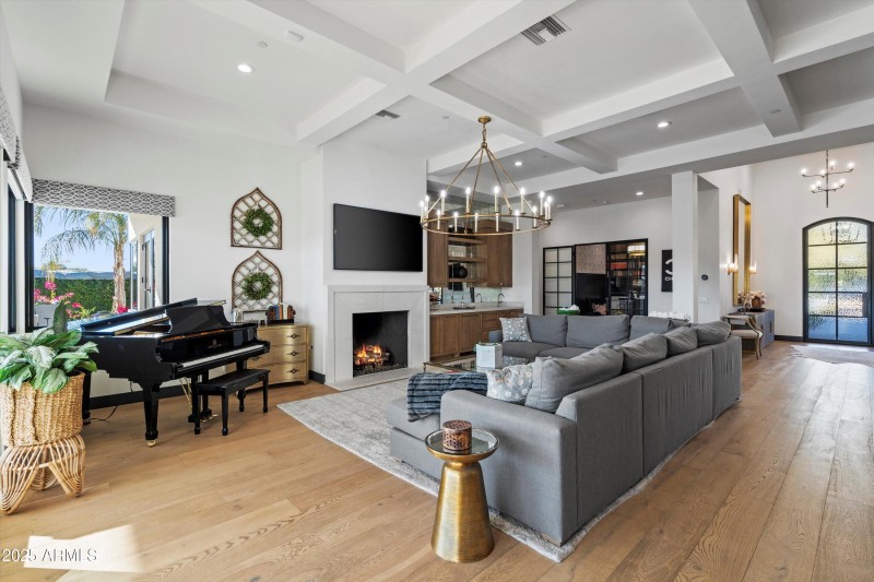 20-Main Living Area