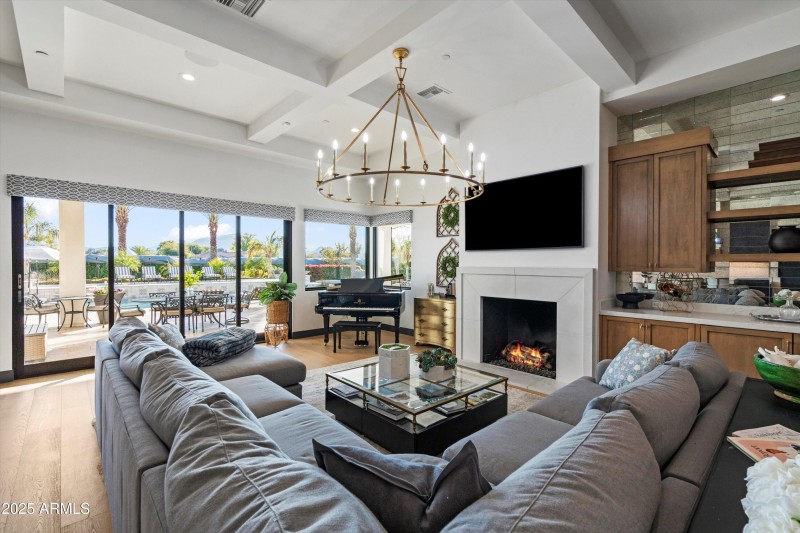 21-Main Living Area