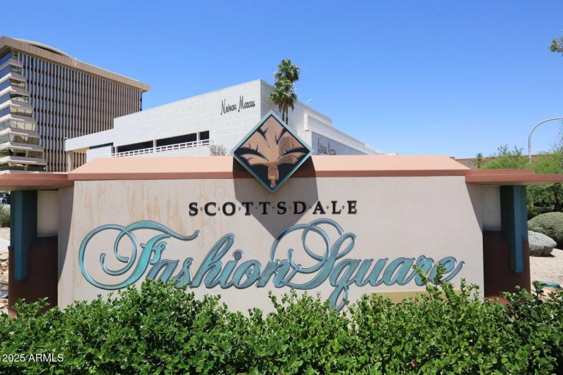 Fashion Square Mall-Sign