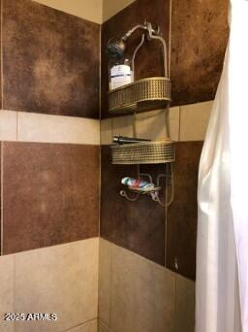 328 D Shower