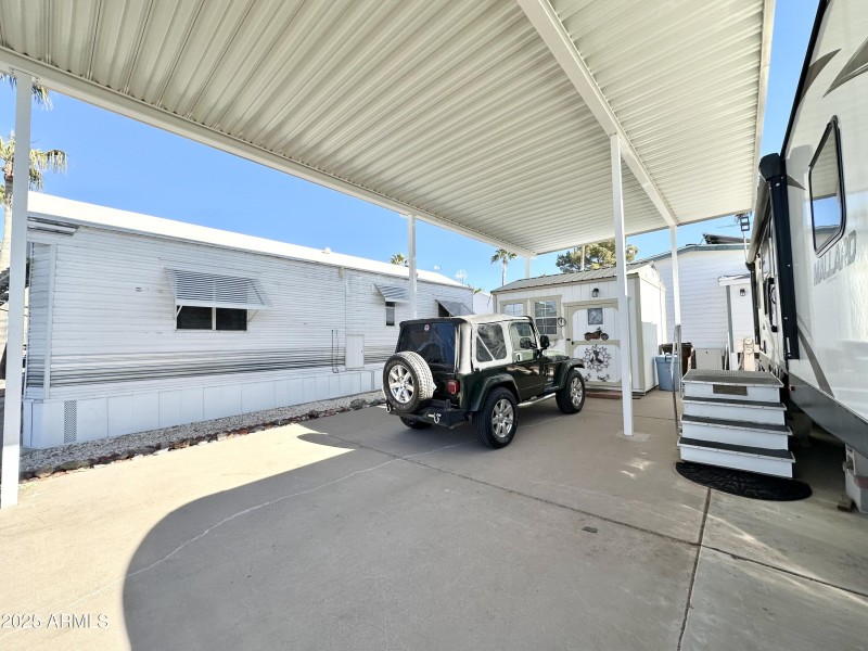 SO MUCH OUTDOOR SPACE