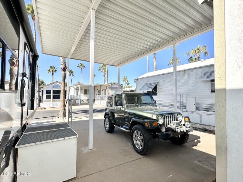 GREAT FOR PATIO FURNITURE & ENTERATINING