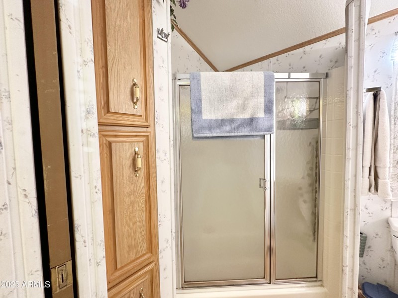 LINEN STORAGE CABINETS