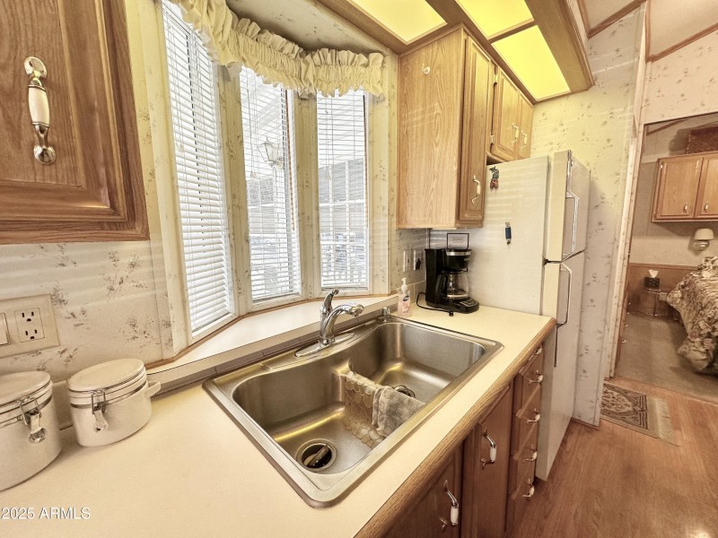 NICE STAINLESS NEWER SINK