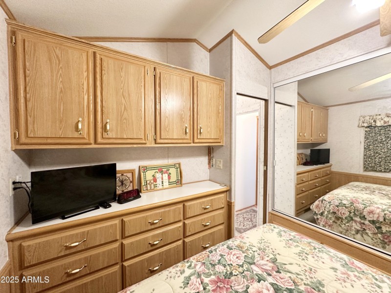 TONS OF DRESSER SPACE